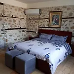 Bona\'S Home